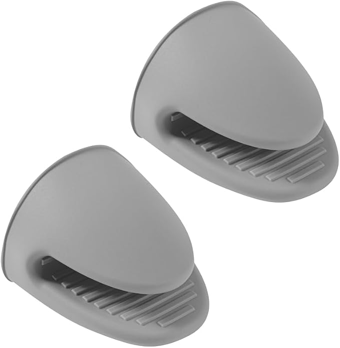 Restaurantware Comfy Grip 4.3 x 3.5 x 4.2 Inch Mini Oven Mitt Pot Holders 1 - Image 9