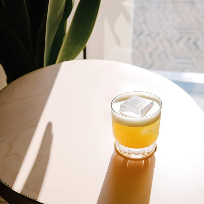 Ball Ice Cube Tray and Big Ice Cube Molds - Image 8
