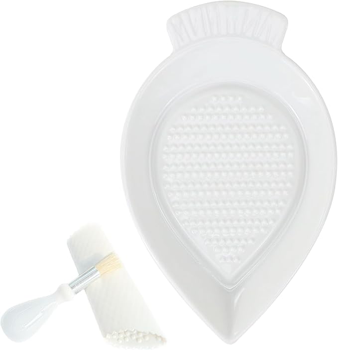 Ceramic Grater Plate for Ginger, Vegetables and Fruits in Kitchen, Carrot-shaped by Unknown