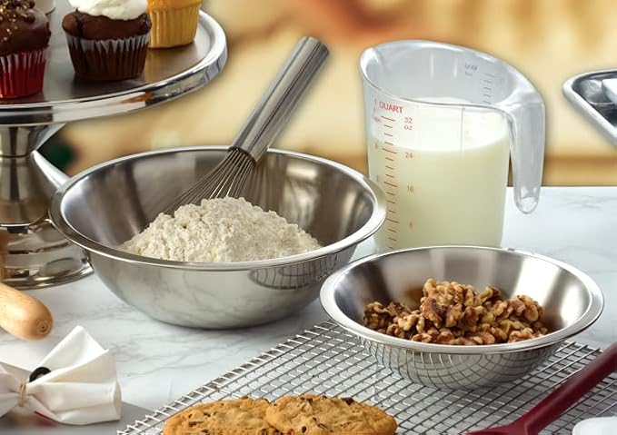 Winco 5 Quart Heavy-Duty Stainless Steel Mixing Bowl - Image 3