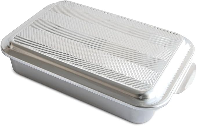 Nordic Ware 9x13 with Prism Metal Lid - Image 4