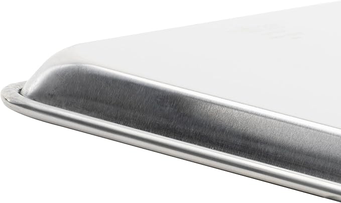 Winco Commercial-Grade Aluminum Sheet Pan, 18 Gauge, 1/2 Size - Image 2