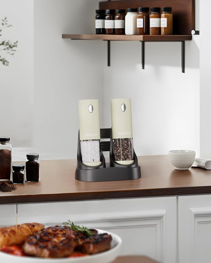 Electric Salt and Pepper Grinder Set - Image 6