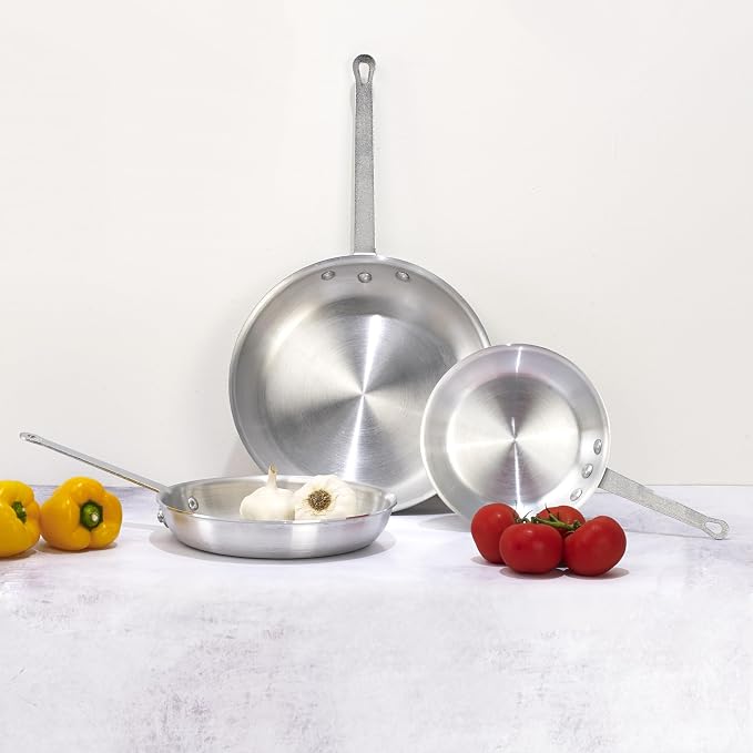 Winco Commercial-Grade Aluminium Fry Pan/Skillet, Satin Finish - Image 8