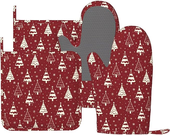 Christmas Oven Mitts and Pot Holders Set by Unknown