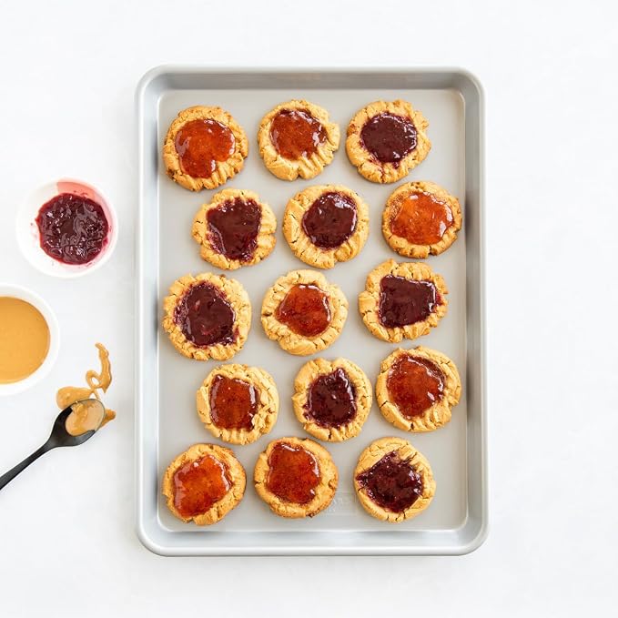 Nordic Ware Brilliant™ Colorful Bakeware 18 x 13 Half Sheet Pan, Nonstick made - Image 3
