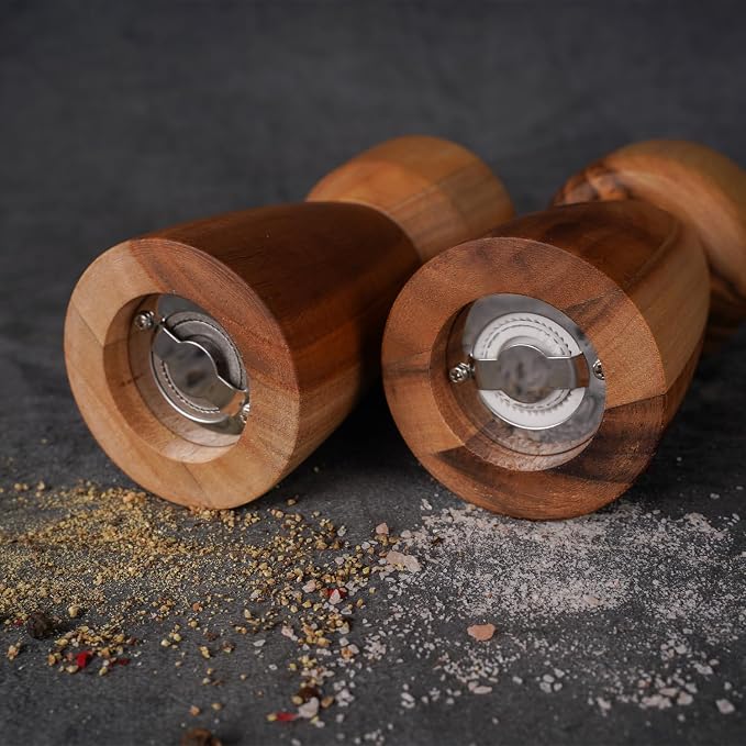 Salt and Pepper Grinder Set - Image 4