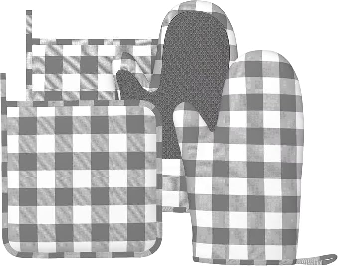 Buffalo Plaid White and Grey Oven Mitts and Pot Holders Set by Unknown