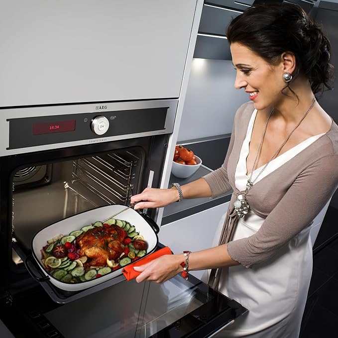 4.5 Quart Ceramic Baking Dish, Serving Bakeware - Image 4