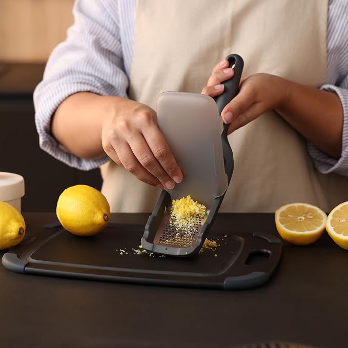 Zyliss Coarse Grater – Handheld Cheese & Vegetable Grater - Image 5