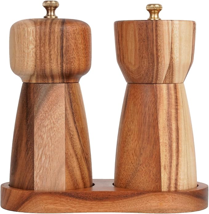 Salt and Pepper Grinder Set by DeroTeno