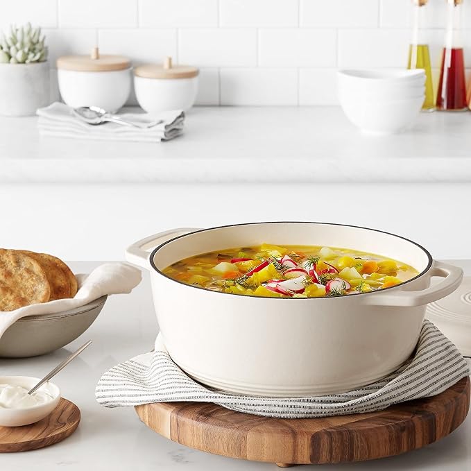 Amazon Basics Enameled Cast Iron Dutch Oven Pot - Image 6