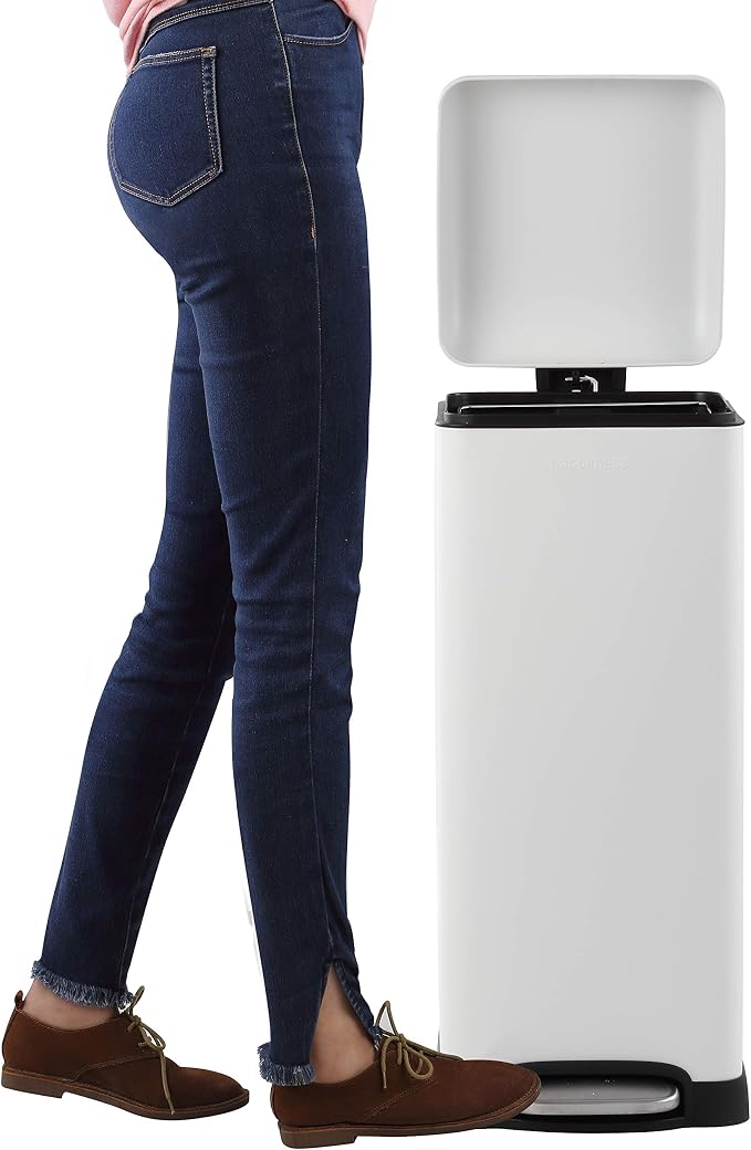 happimess HPM1007A Betty Retro 8-Gallon Step-Open Trash Can - Image 6