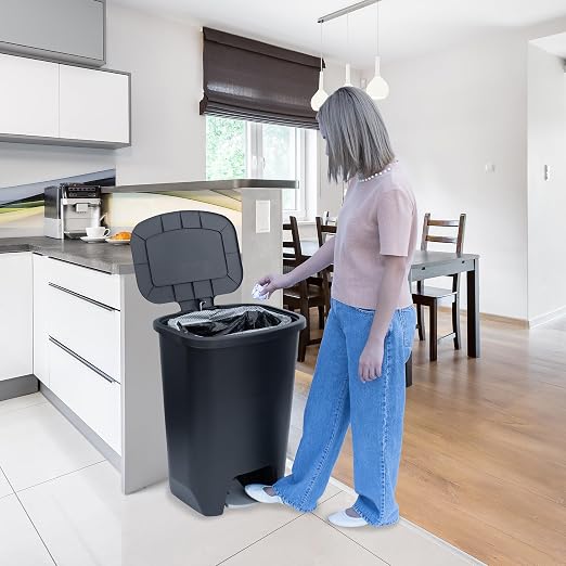 Glad Premium 20 Gallon Trash Can - Image 7