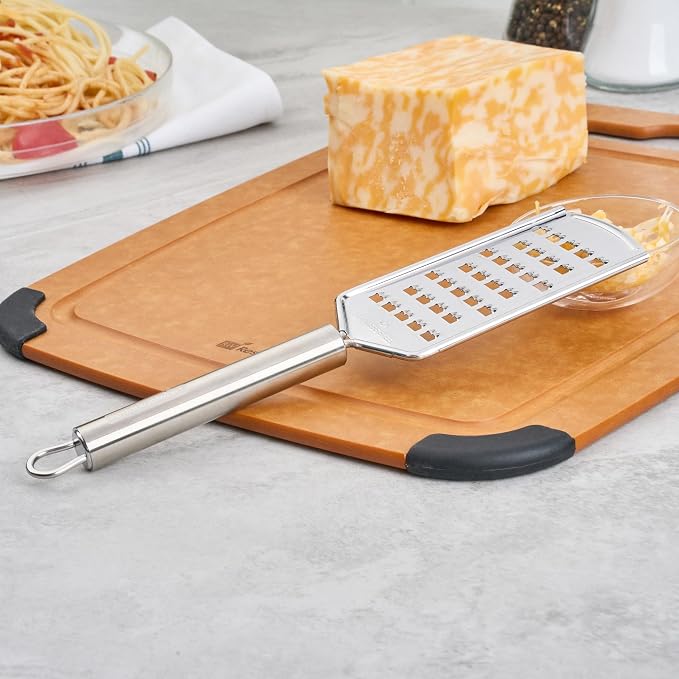 Restaurantware Stainless Steel Coarse Cheese Grater - Image 3