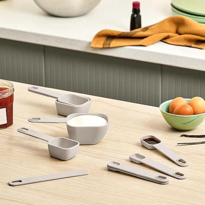 bella 9-Piece Nested Measuring Cups & Spoons Set, 4 Cups, 4 spoons, 1 Leveler - Image 2