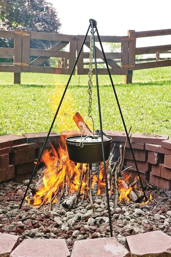 Lodge 8 Quart Pre-Seasoned Cast Iron Camp Dutch Oven - Image 9