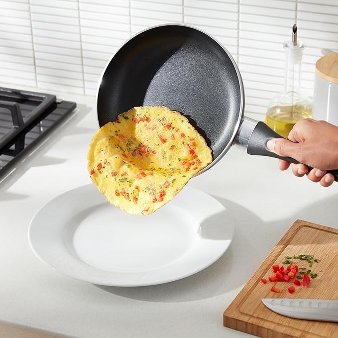 Amazon Basics Non-Stick Kitchen Cookware 15-Piece Set - Image 6