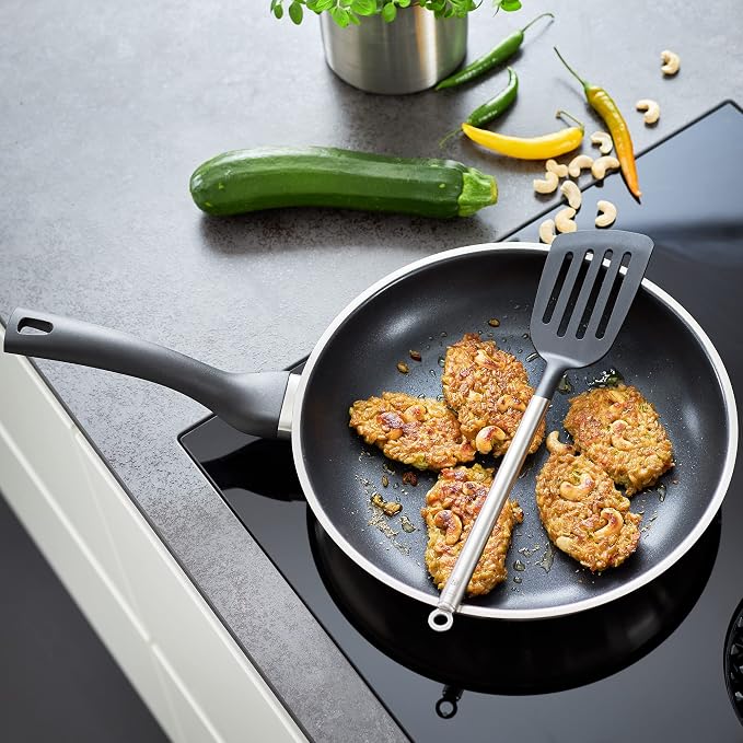 Rösle Basics Line Slotted Turner Spatula - Image 2