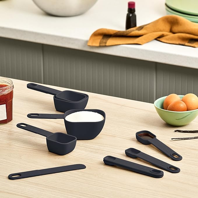 bella 9-Piece Nested Measuring Cups & Spoons Set, 4 Cups, 4 spoons, 1 Leveler - Image 2