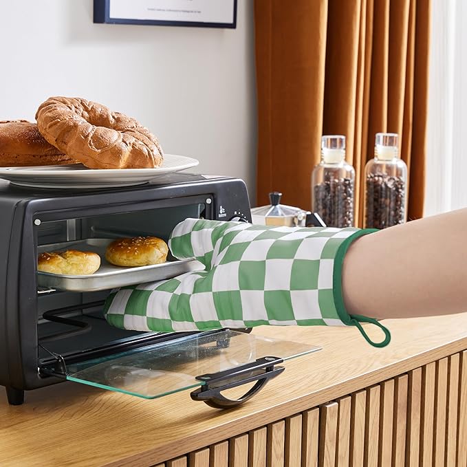 Ohocut Green Checkered Oven Mitts Heat Resistant, Vintage Retro Checkerboard - Image 2