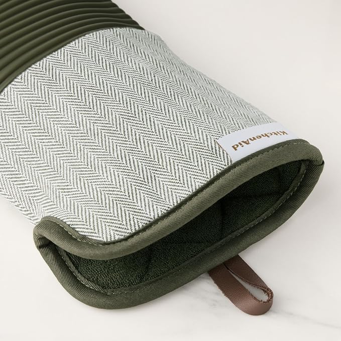 KITCHENAID® Evergreen Design Series Herringbone Ribbed Soft Silicone Oven Mitts - Image 7