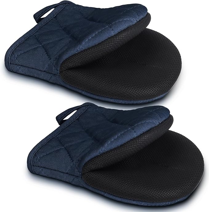 1 Pair Short Oven Mitts by Qulable