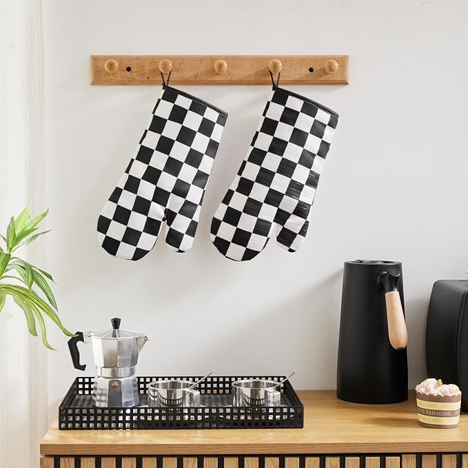 Ohocut Black and White Checkered Oven Mitts Heat Resistant, Vintage Retro - Image 4