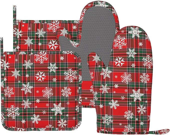 Christmas Plaid Snowflake Oven Mitts and Pot Holders Set by Unknown