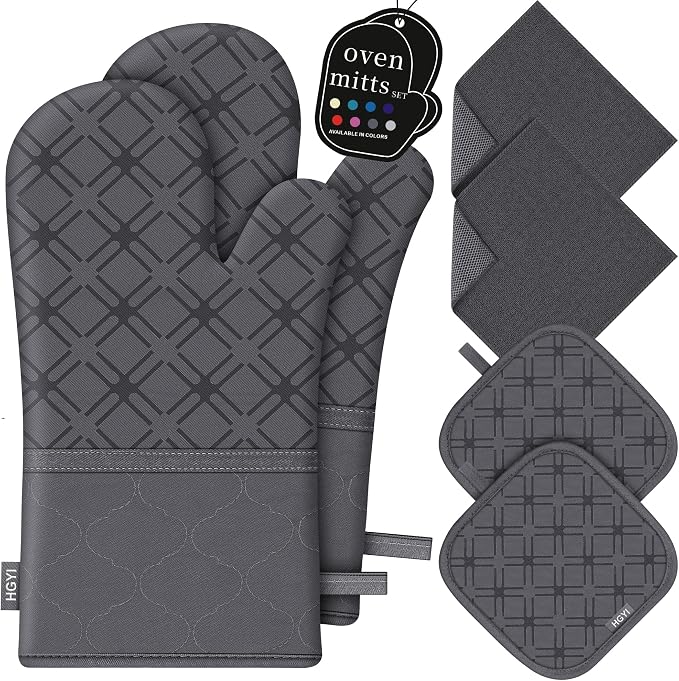 Oven Mitts and Pot Holders Set by HGYI