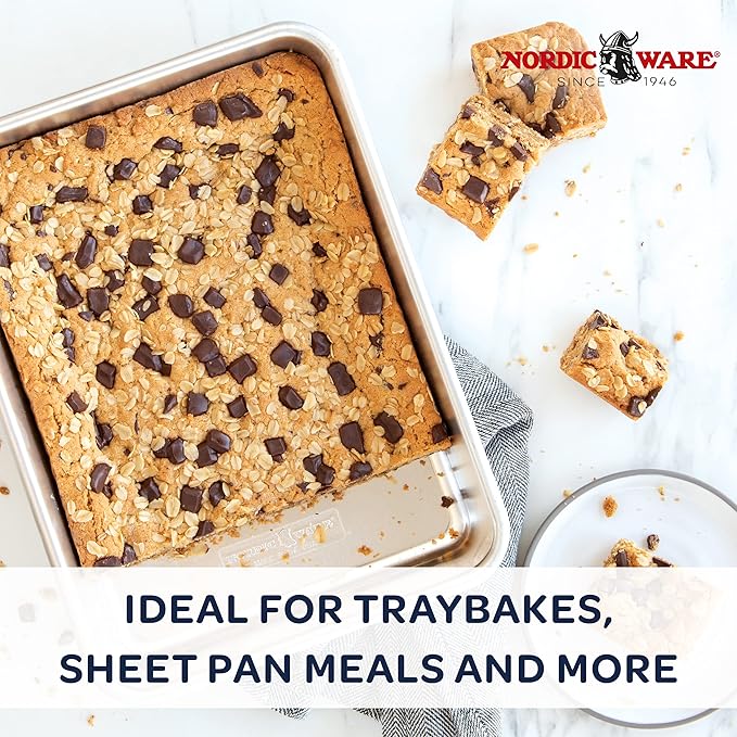 Nordic Ware Natural Aluminum Commercial Rectangular Cake Pan, Exterior - Image 2