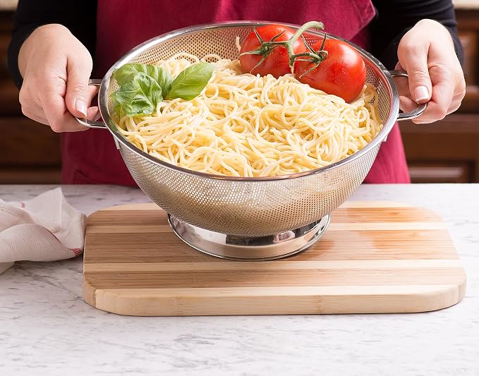 Bellemain 3 Qt Metal Colander - Image 4
