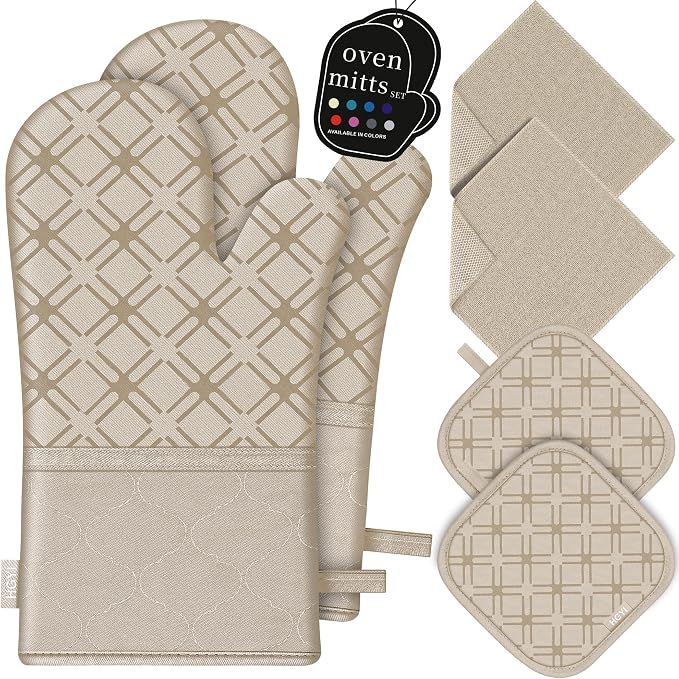 Oven Mitts and Pot Holders Set by HGYI